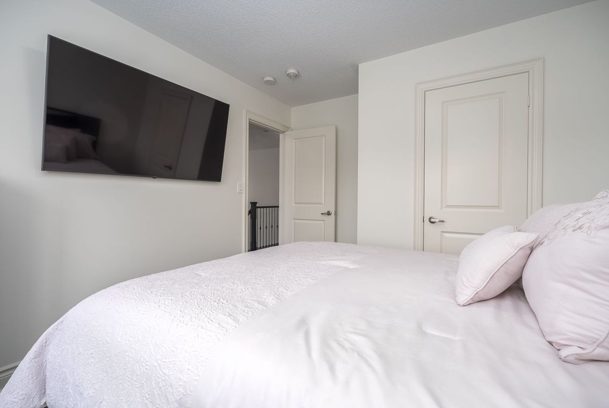 103 Cayton Crescent Bradford West Gwillimbury 103 Cayton Crescent Bradford West Gwillimbury