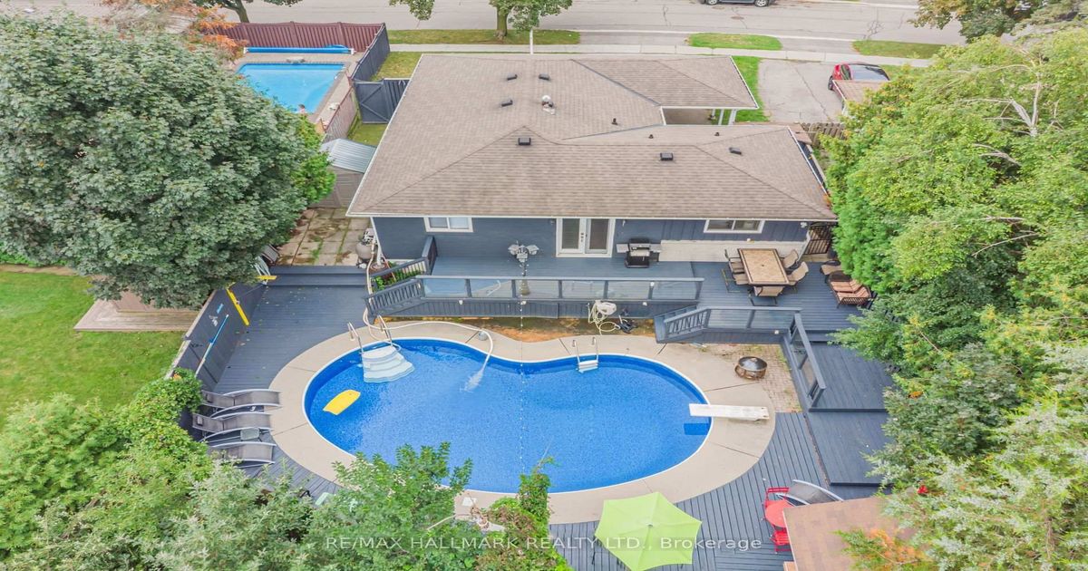 4 Devins Drive Aurora