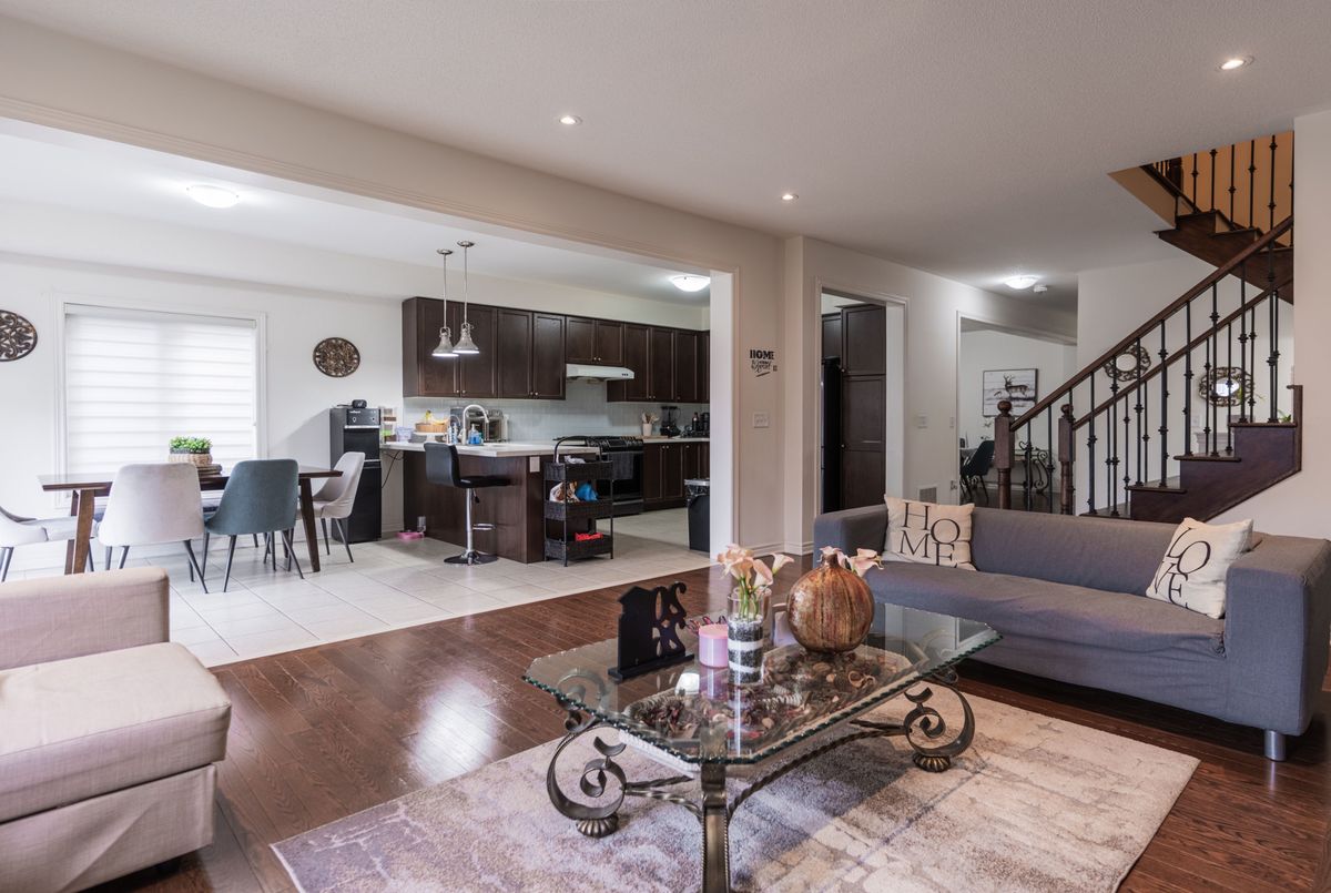278 Sharon Creek Drive East Gwillimbury 278 Sharon Creek Drive East Gwillimbury