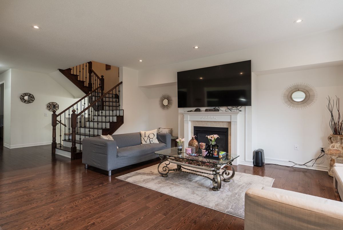 278 Sharon Creek Drive East Gwillimbury 278 Sharon Creek Drive East Gwillimbury