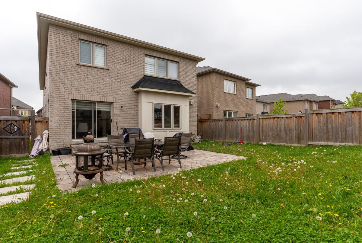 278 Sharon Creek Drive East Gwillimbury 278 Sharon Creek Drive East Gwillimbury