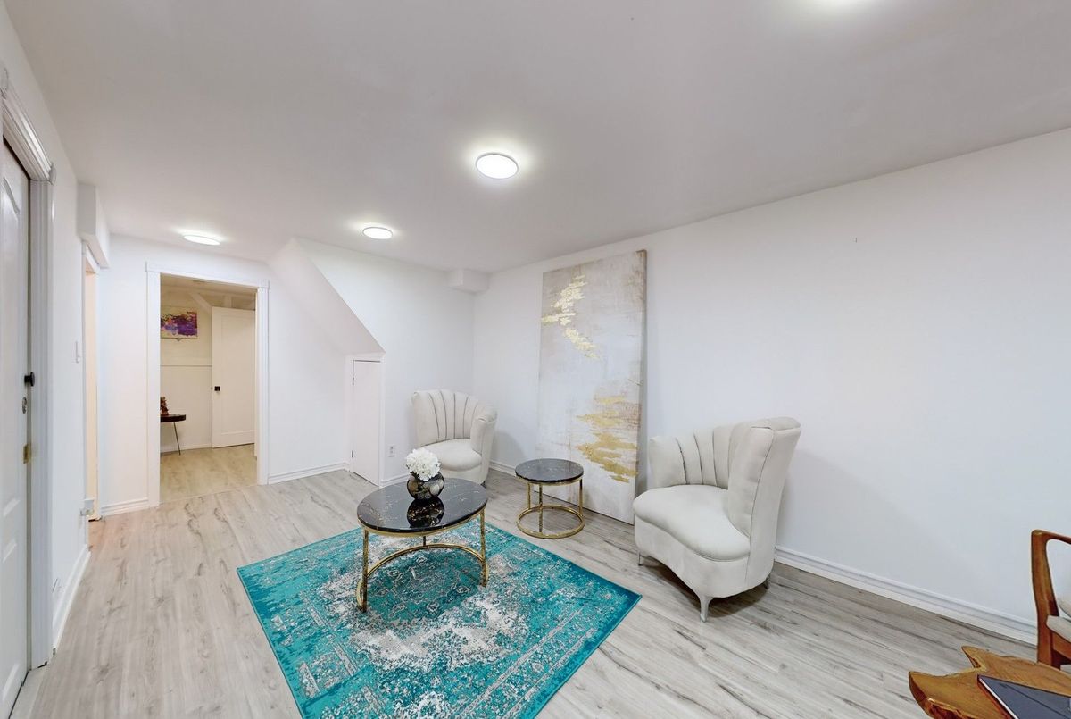 60 Hillview Drive Newmarket 60 Hillview Drive Newmarket