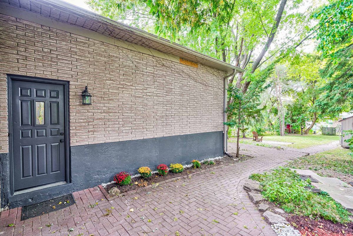 60 Hillview Drive Newmarket 60 Hillview Drive Newmarket