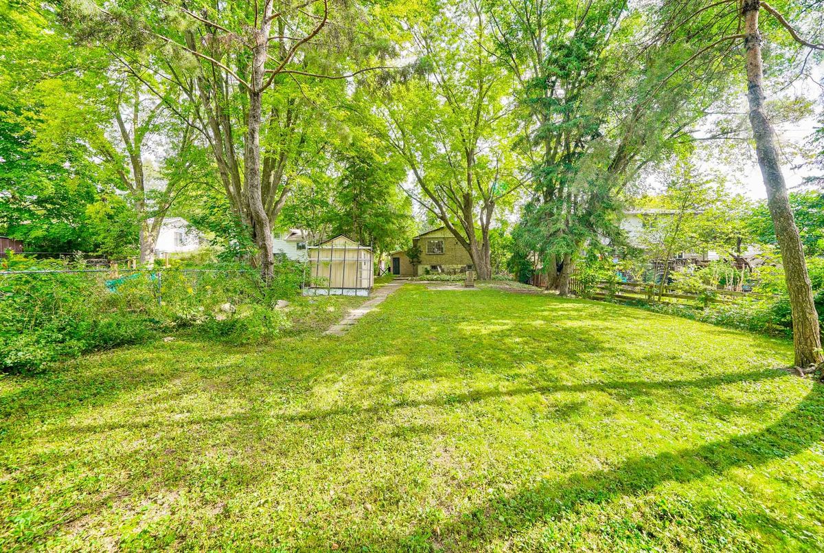 60 Hillview Drive Newmarket 60 Hillview Drive Newmarket
