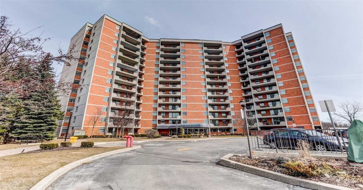 7811 Yonge St Markham