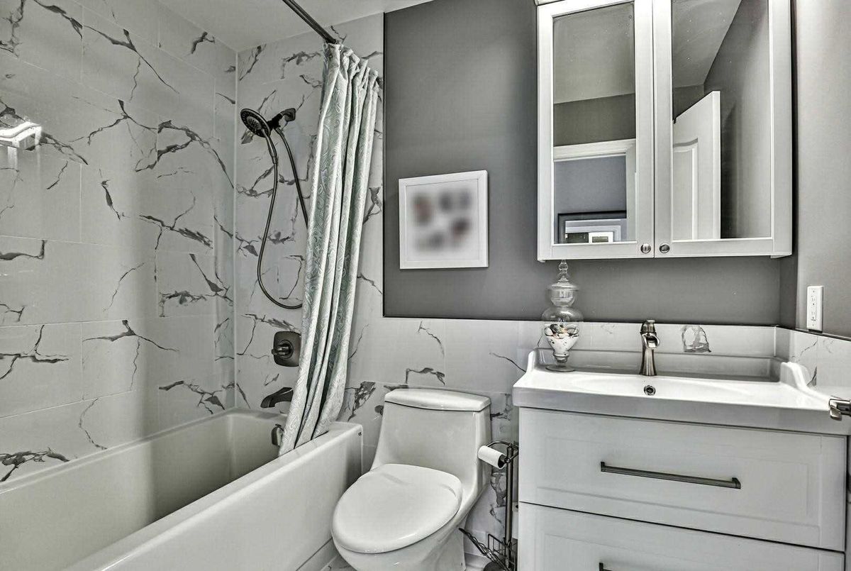 50 Disera Dr Vaughan 50 Disera Dr Vaughan