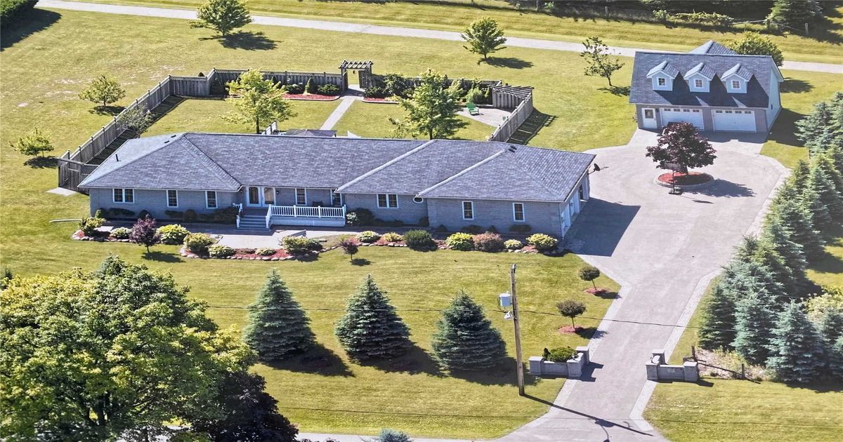 395 Sandford Rd Uxbridge