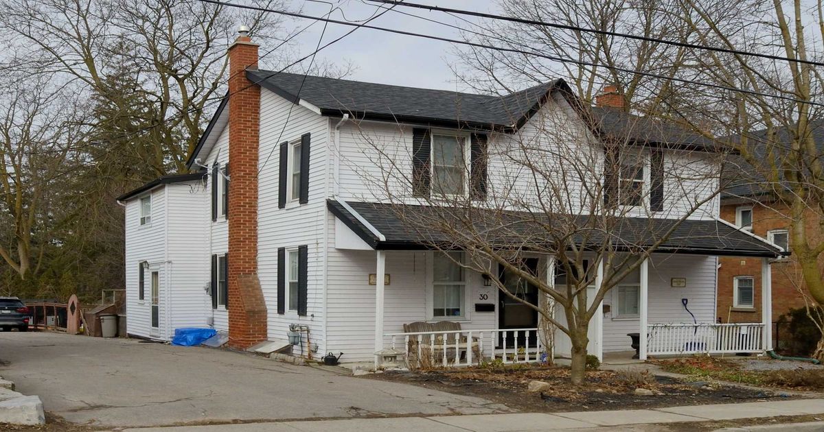 30 Elizabeth St S Richmond Hill