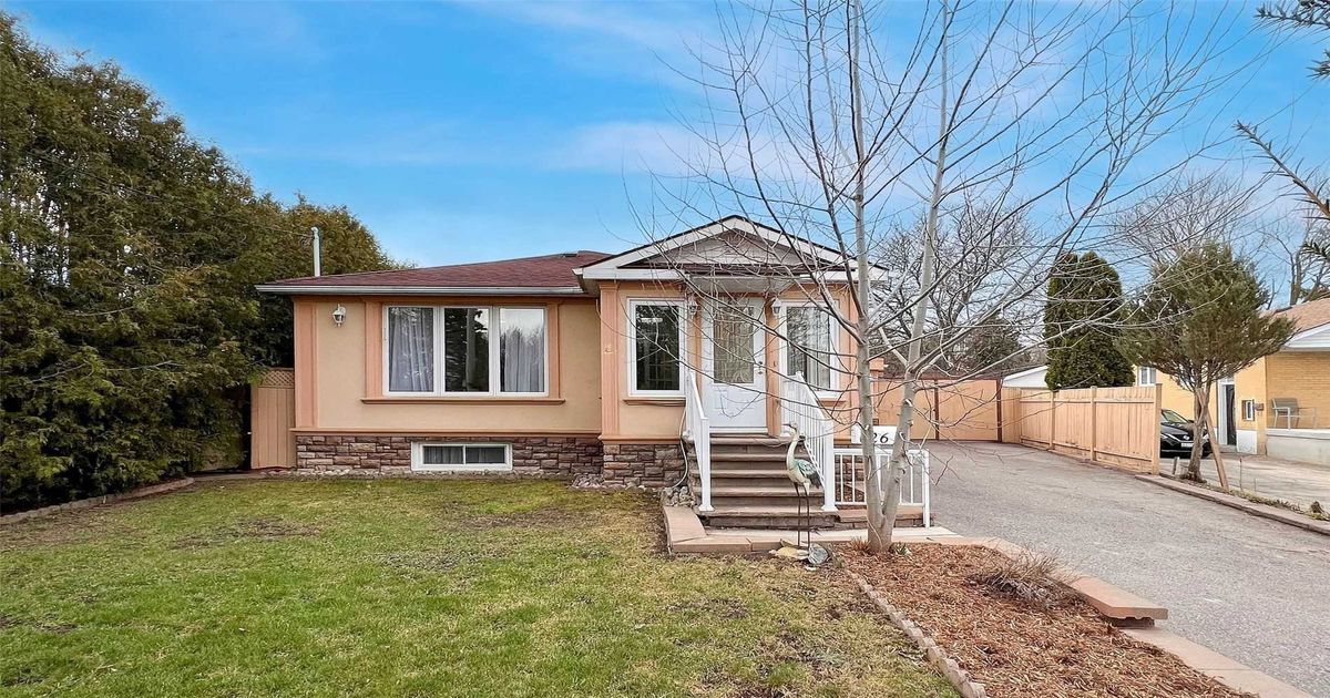 26 Stoddart Dr Aurora