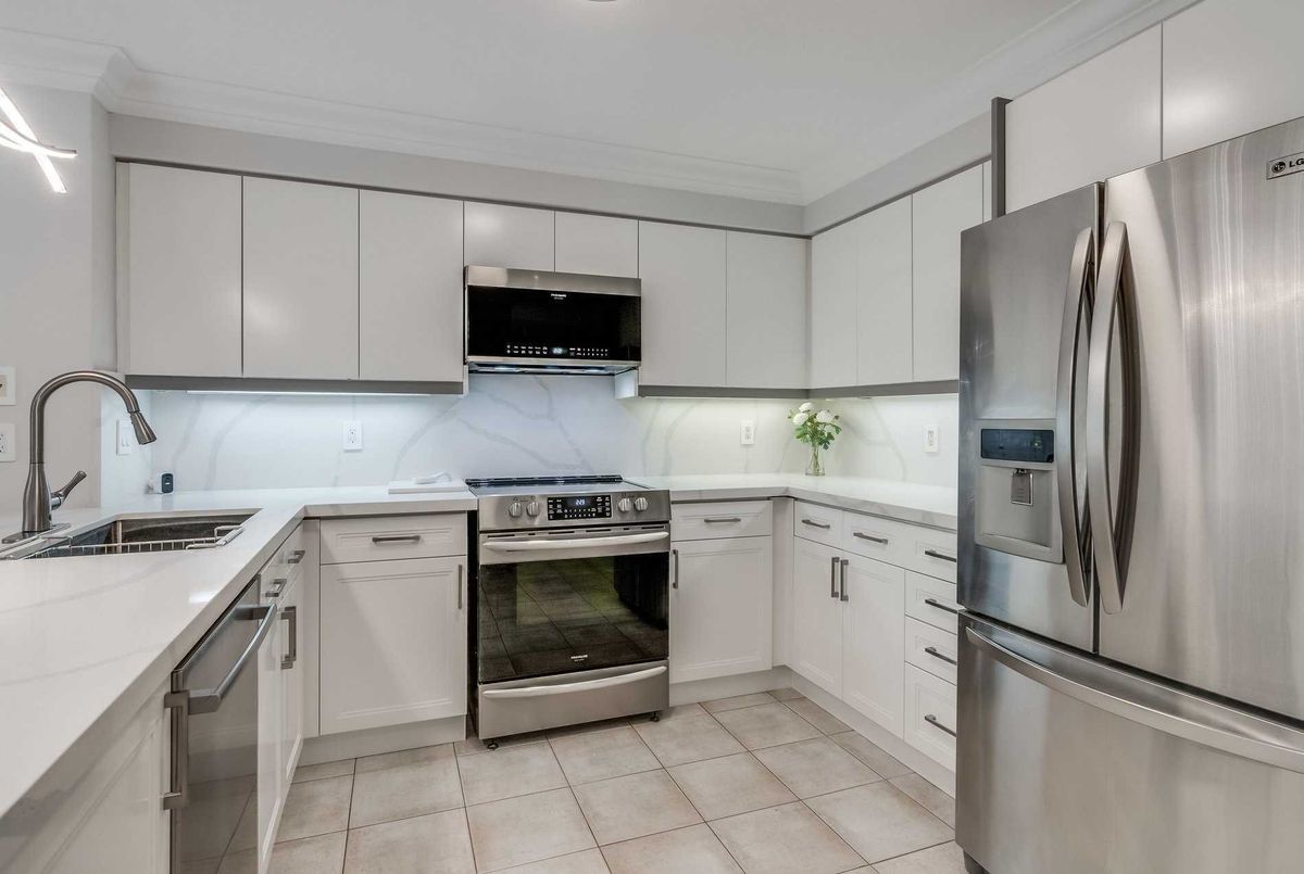 19 Desert View Cres Richmond Hill 19 Desert View Cres Richmond Hill