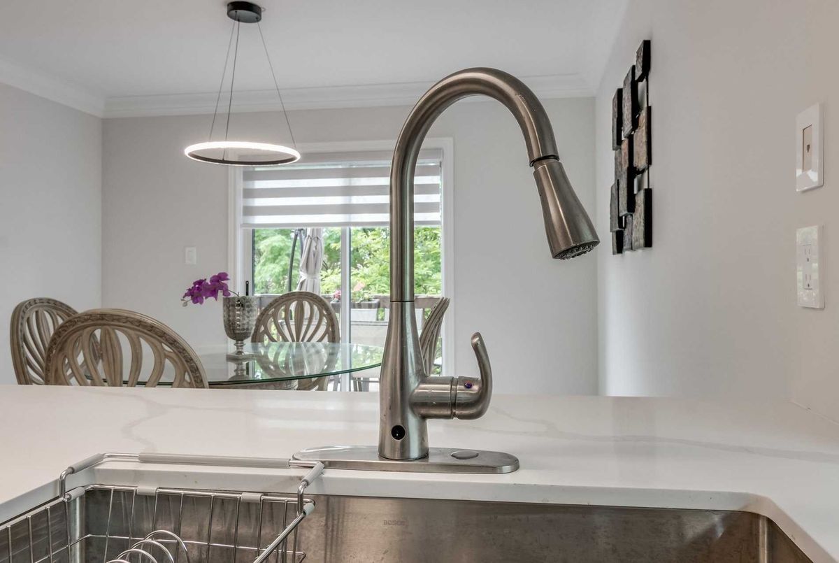 19 Desert View Cres Richmond Hill 19 Desert View Cres Richmond Hill