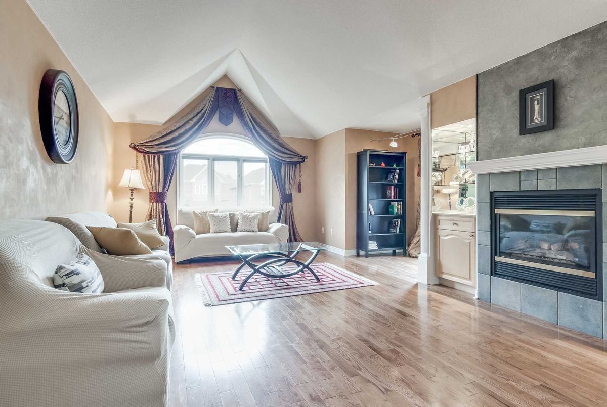 19 Desert View Cres Richmond Hill 19 Desert View Cres Richmond Hill