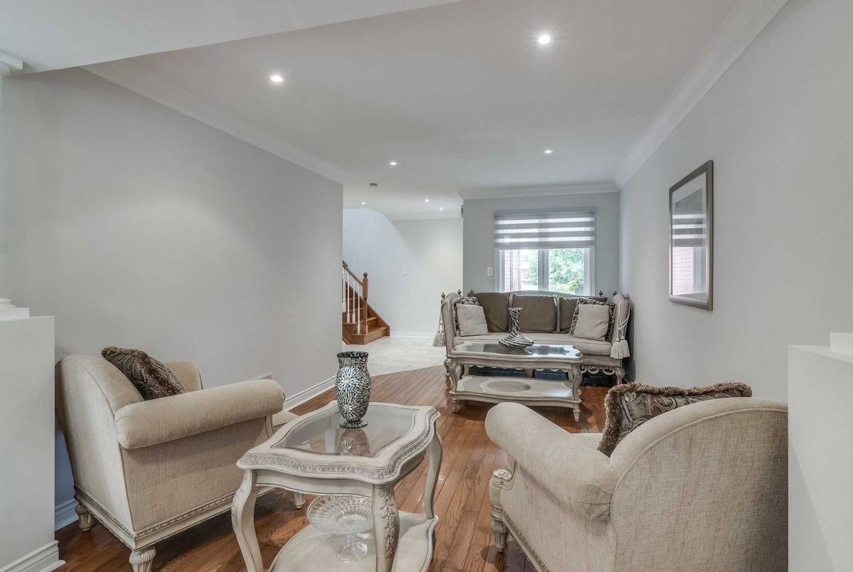 19 Desert View Cres Richmond Hill 19 Desert View Cres Richmond Hill