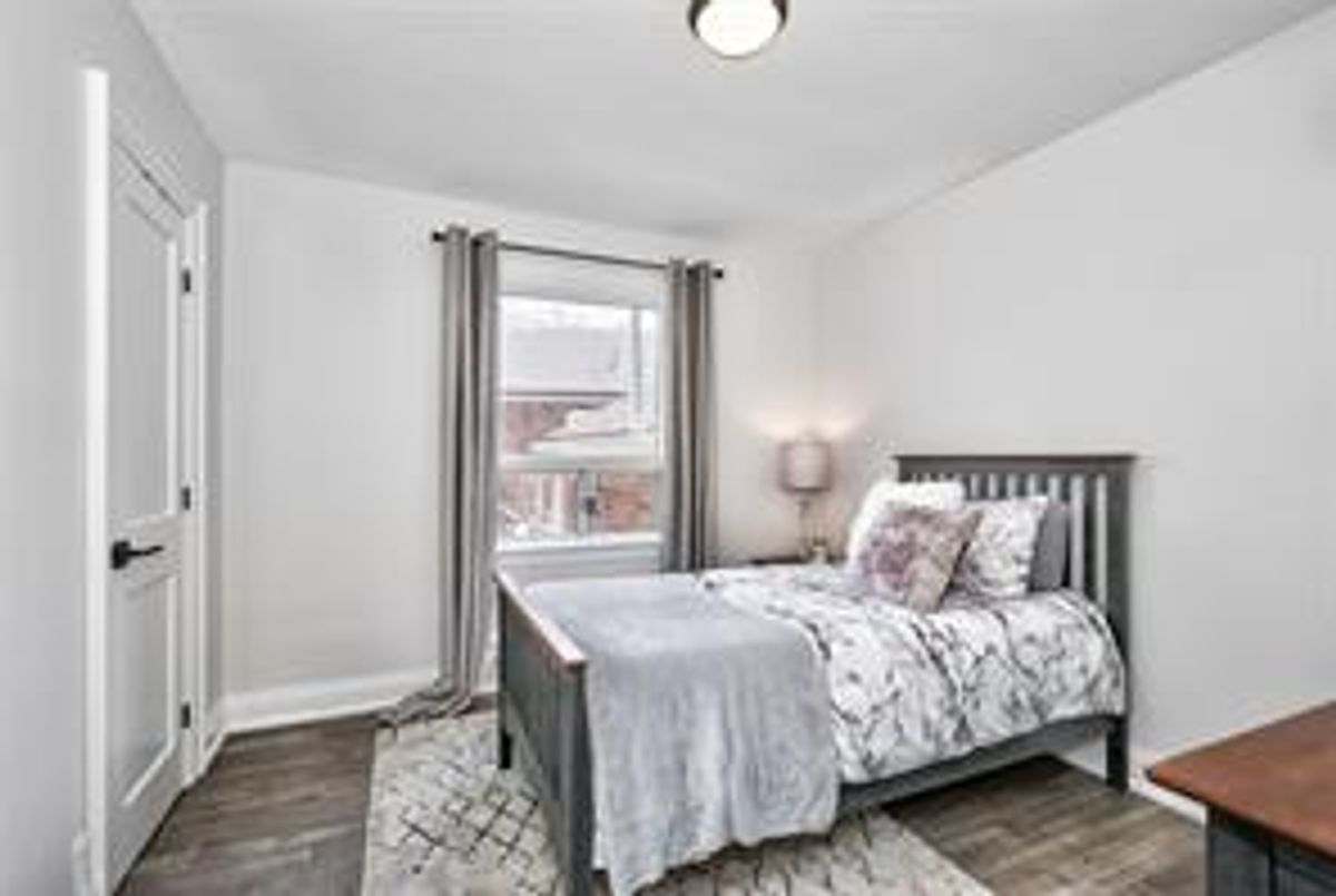 63 Kingswood Rd Oakville 63 Kingswood Rd Oakville