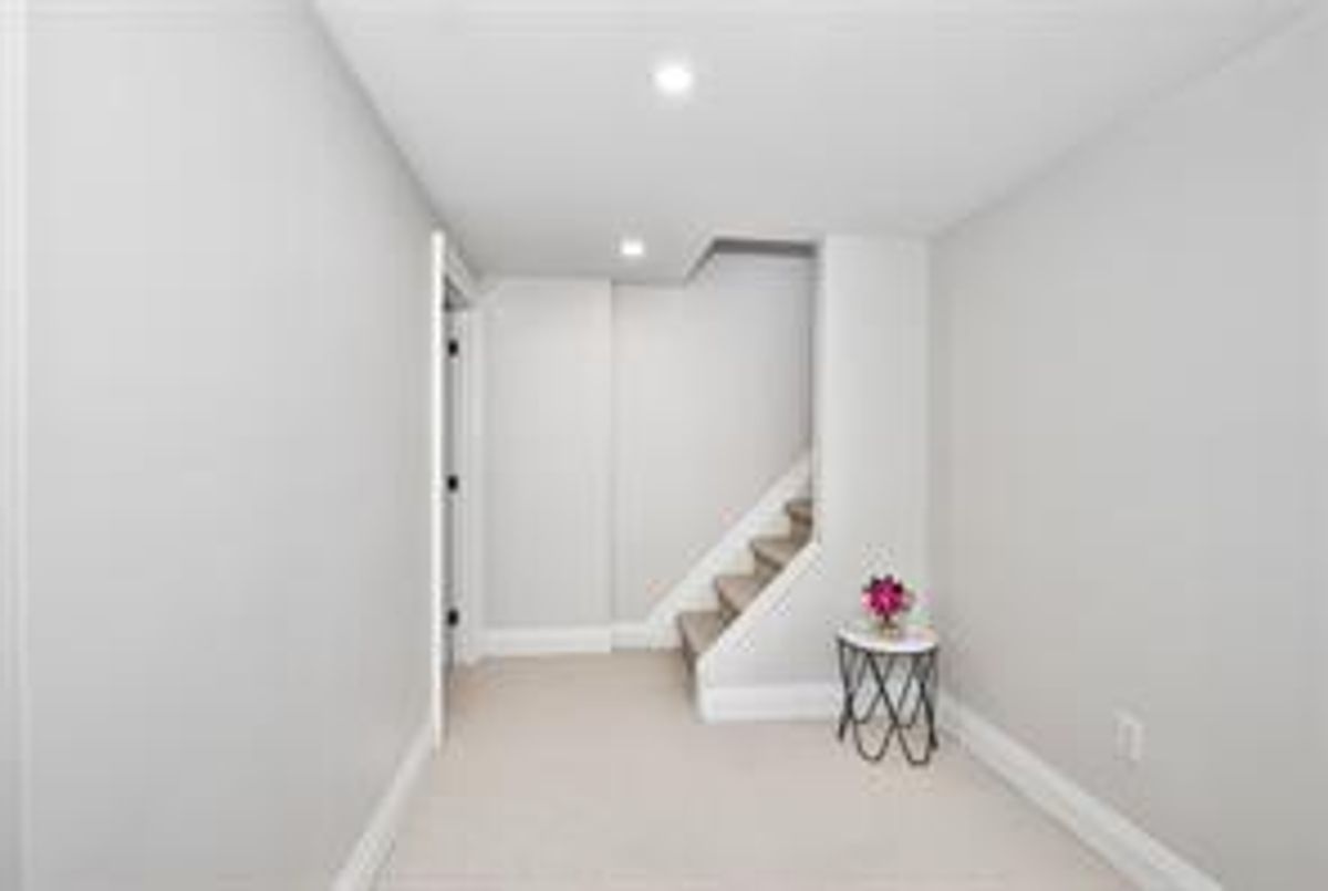 63 Kingswood Rd Oakville 63 Kingswood Rd Oakville