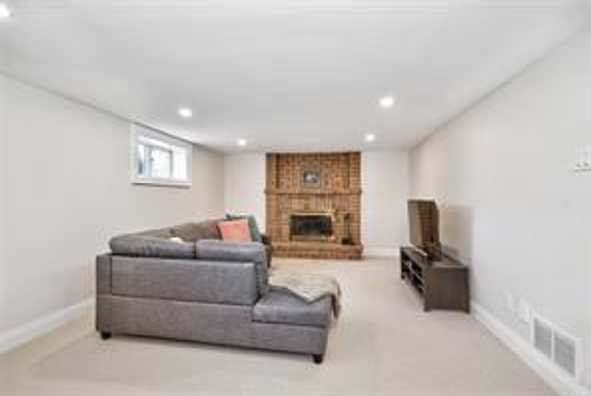 63 Kingswood Rd Oakville 63 Kingswood Rd Oakville