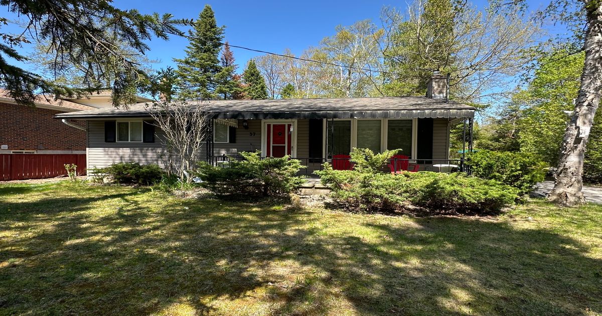 37 37th Street N Wasaga Beach