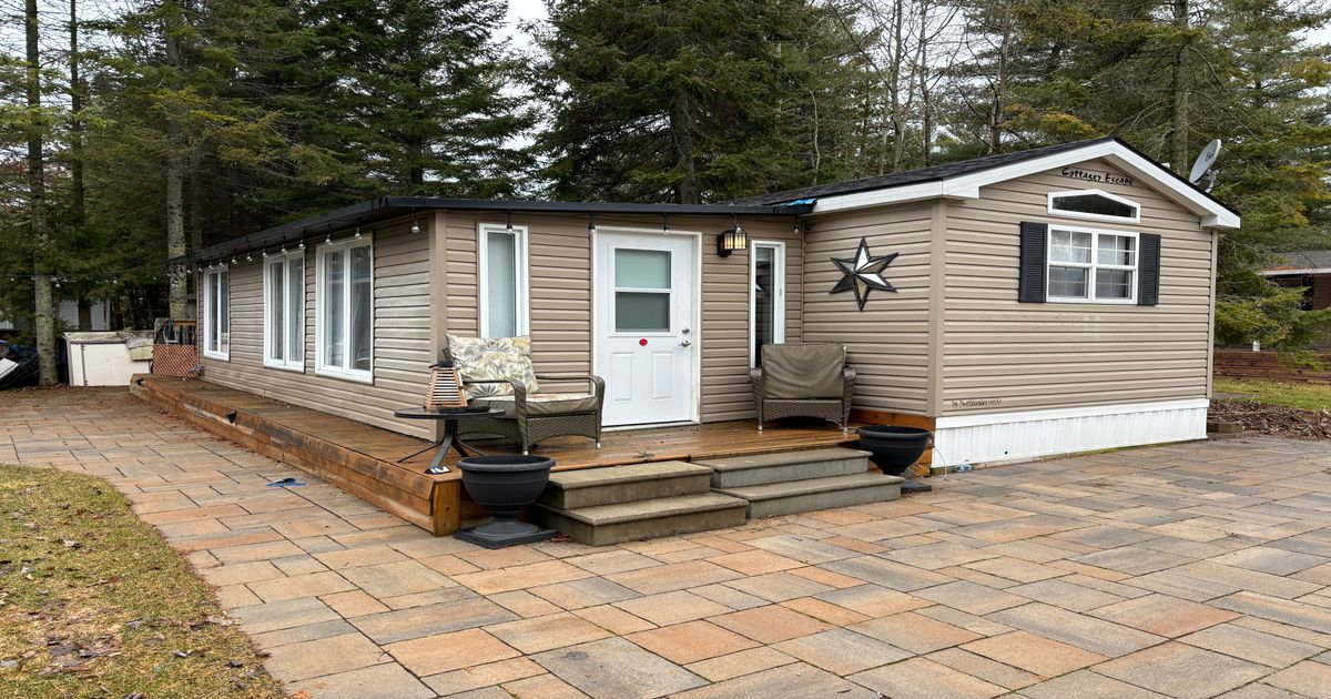 85 THEME PARK Drive Wasaga Beach