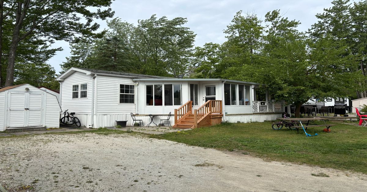 85 THEME PARK Drive Wasaga Beach