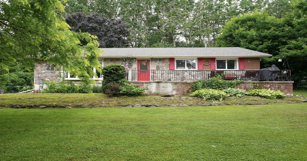 2002 NORTH ORR LAKE Road Springwater