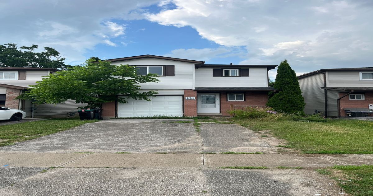 221 Hickling Trail Barrie