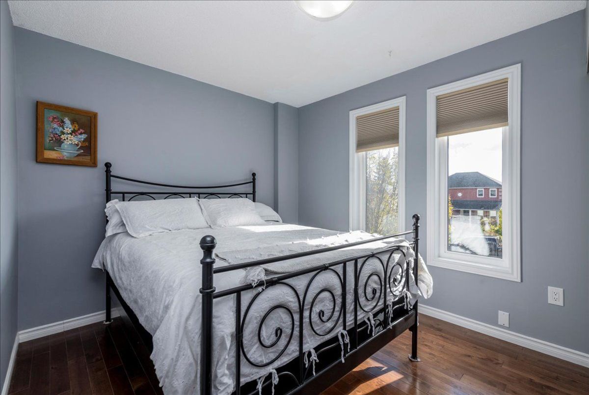 28 Frontier Avenue Orillia 28 Frontier Avenue Orillia