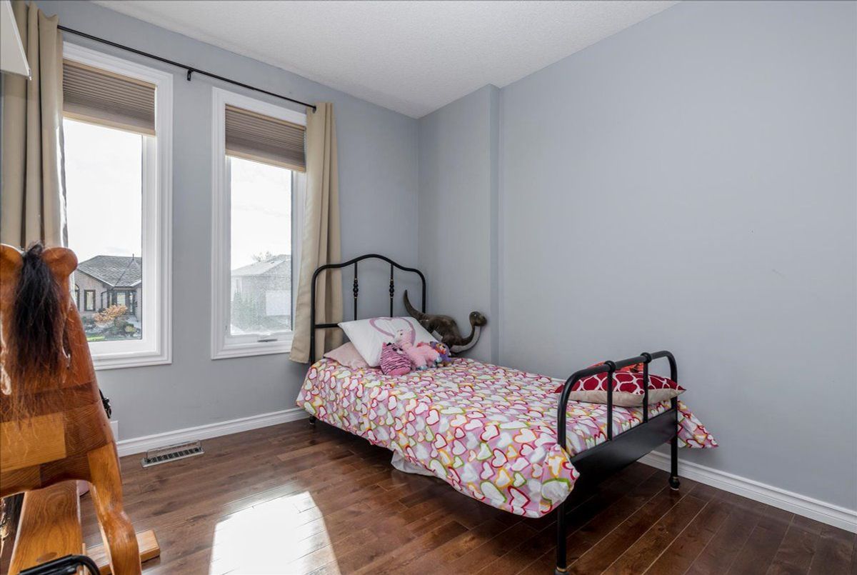 28 Frontier Avenue Orillia 28 Frontier Avenue Orillia