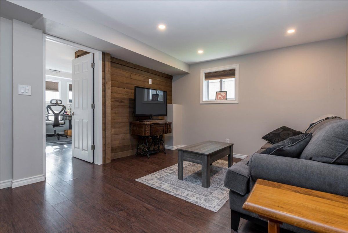 28 Frontier Avenue Orillia 28 Frontier Avenue Orillia