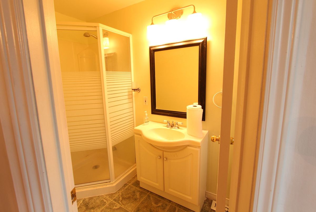 8 Meadowland Avenue Barrie 8 Meadowland Avenue Barrie