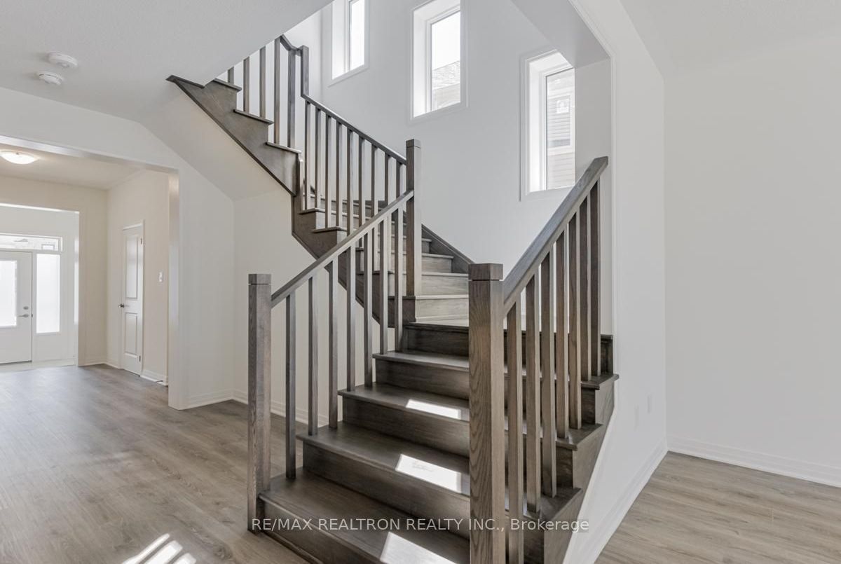 17 Shepherd Drive Barrie 17 Shepherd Drive Barrie