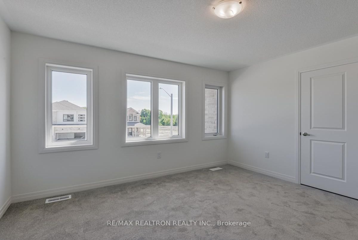 17 Shepherd Drive Barrie 17 Shepherd Drive Barrie