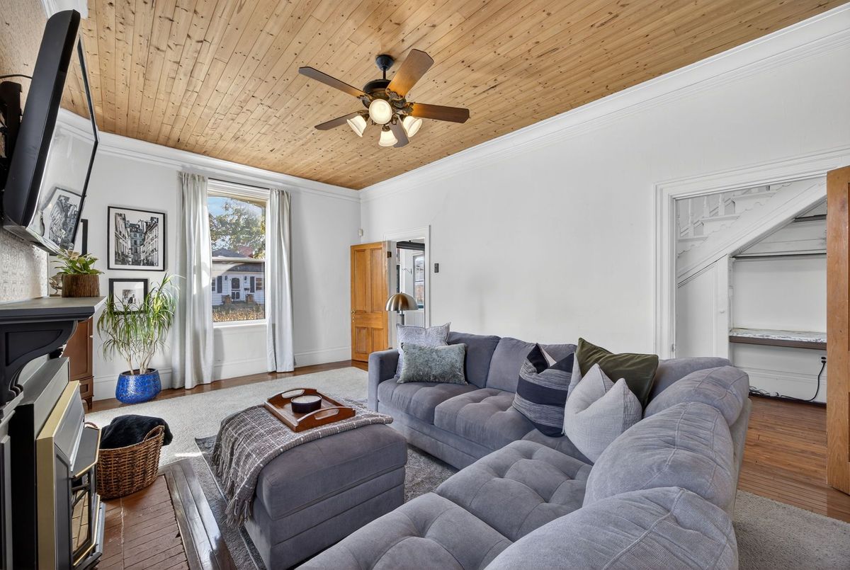 84 Wellington Street E Barrie 84 Wellington Street E Barrie