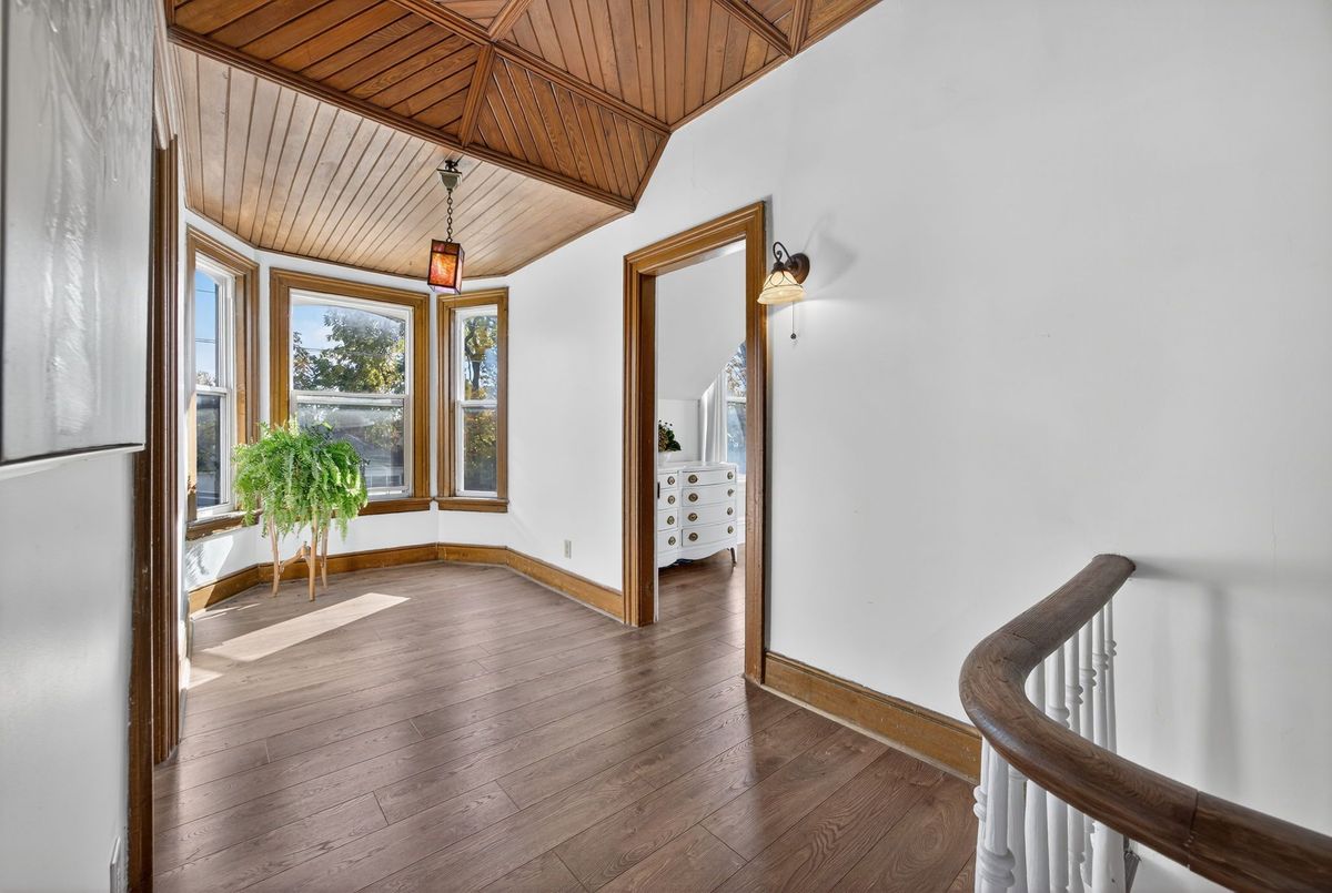 84 Wellington Street E Barrie 84 Wellington Street E Barrie