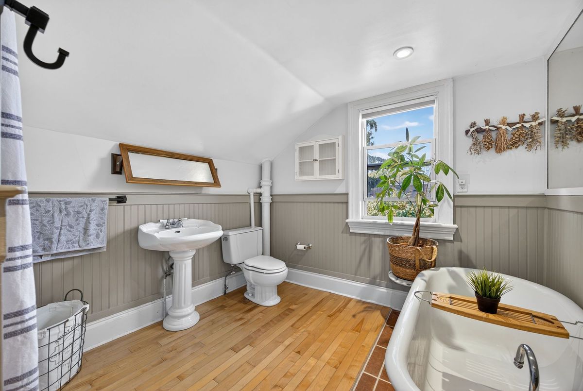 84 Wellington Street E Barrie 84 Wellington Street E Barrie