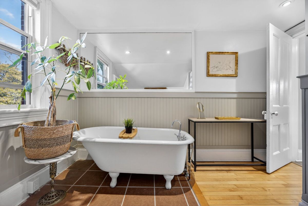 84 Wellington Street E Barrie 84 Wellington Street E Barrie