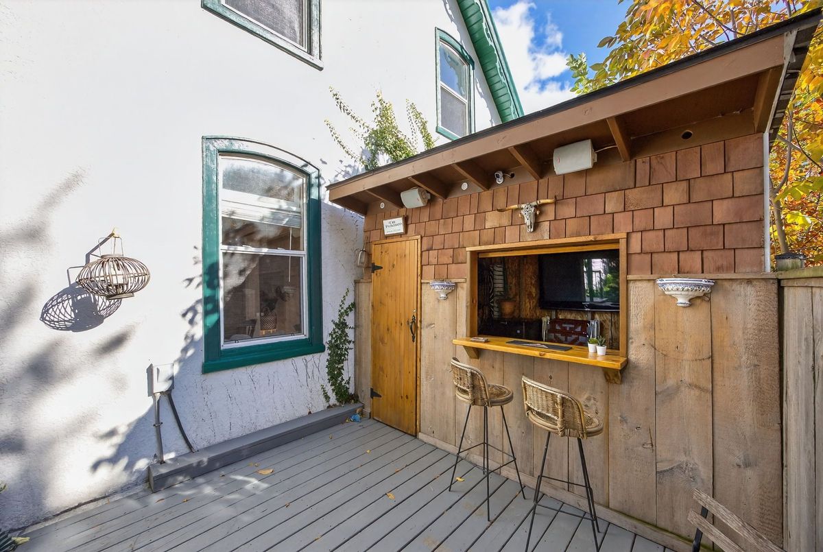 84 Wellington Street E Barrie 84 Wellington Street E Barrie