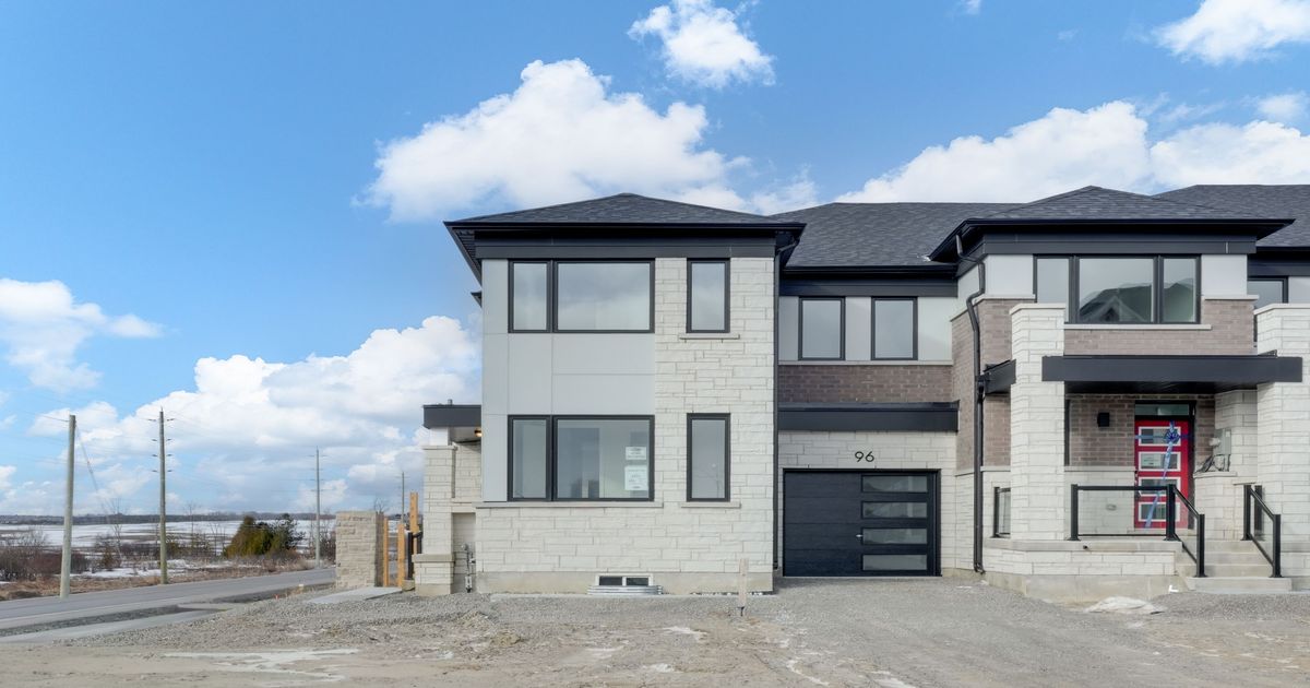 96 Vinewood Crescent Barrie