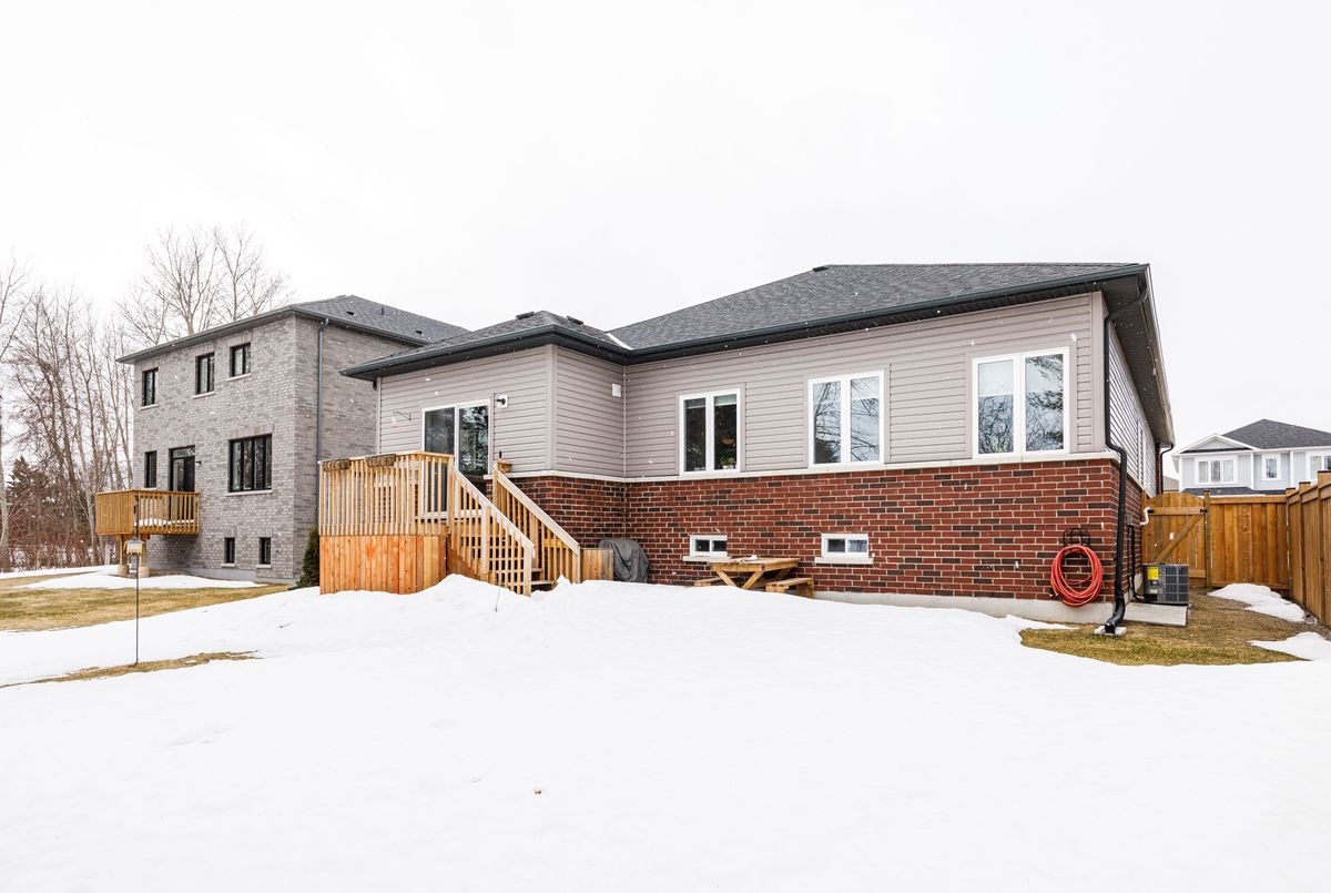 15 Emerald Street Wasaga Beach 15 Emerald Street Wasaga Beach