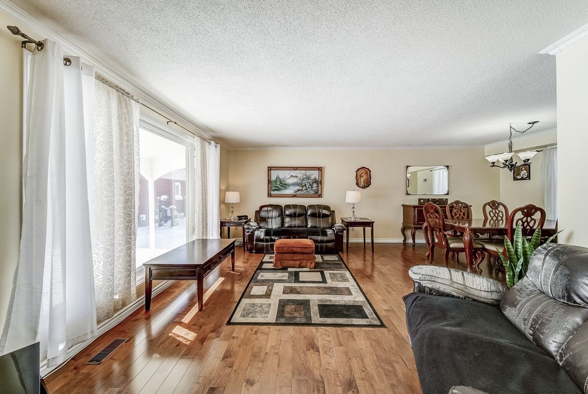 2 Agnes Street Barrie 2 Agnes Street Barrie