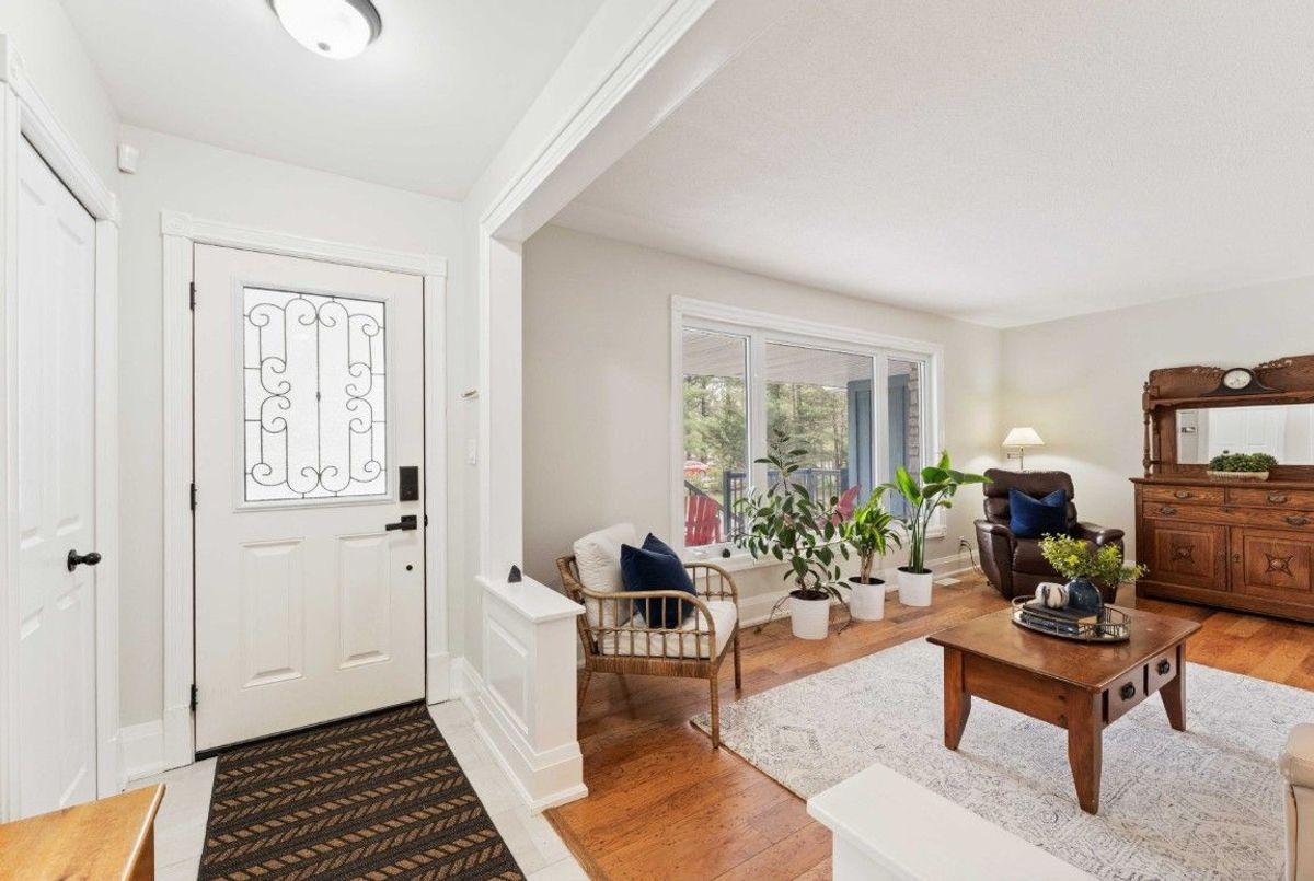 18 Lawrence Avenue Springwater 18 Lawrence Avenue Springwater