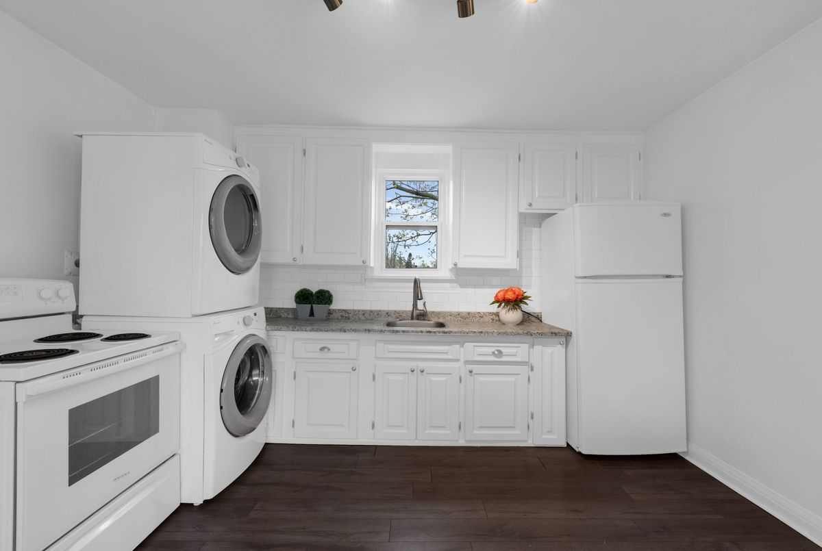 296 Barrie Road Orillia 296 Barrie Road Orillia