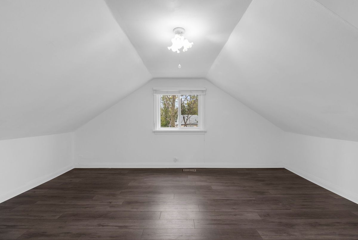 296 Barrie Road Orillia 296 Barrie Road Orillia