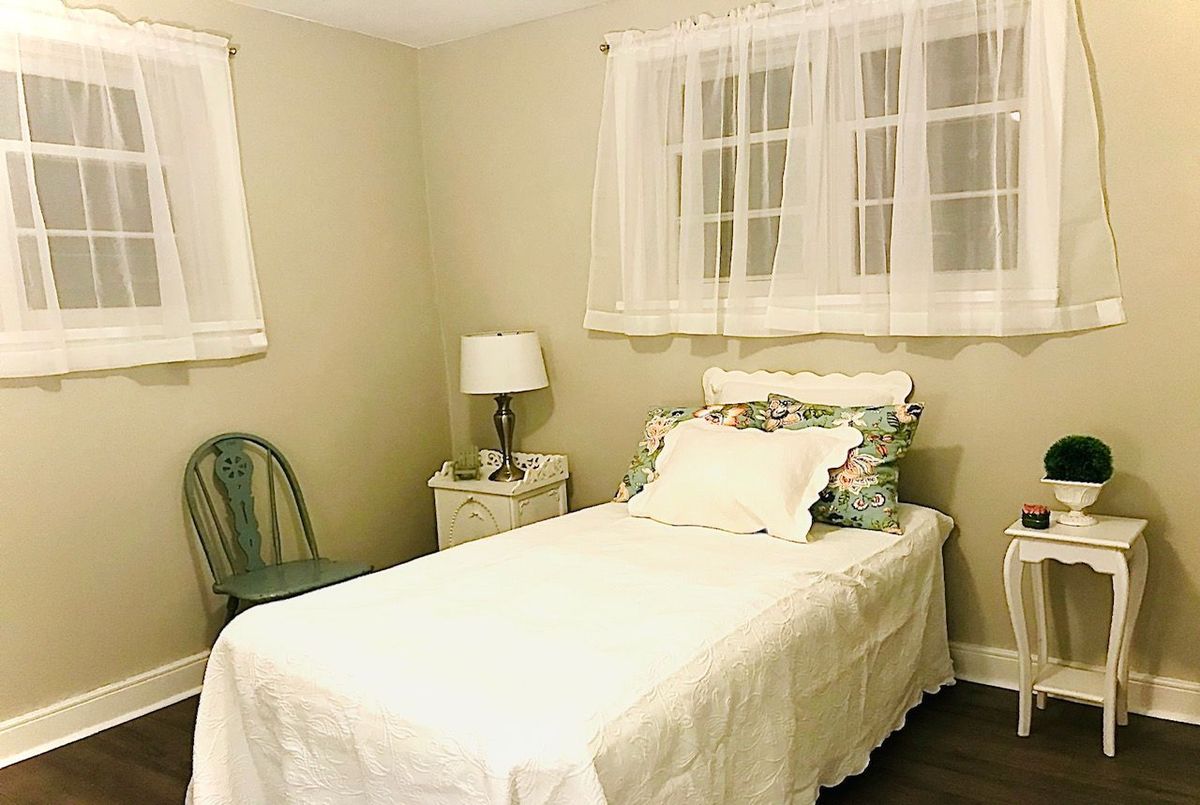 296 Barrie Road Orillia 296 Barrie Road Orillia