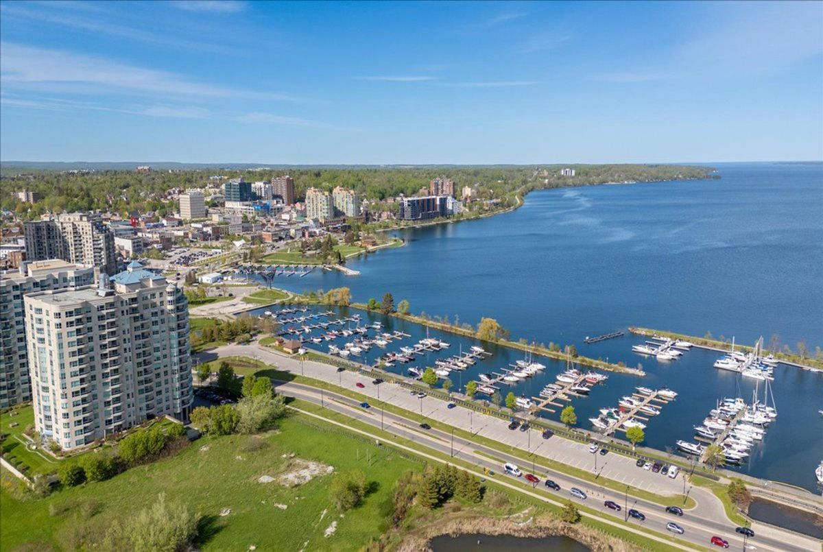 2 Toronto Street Barrie 2 Toronto Street Barrie