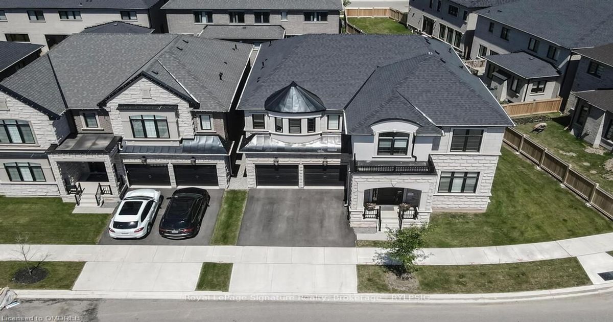 2302 HYACINTH Cres Oakville