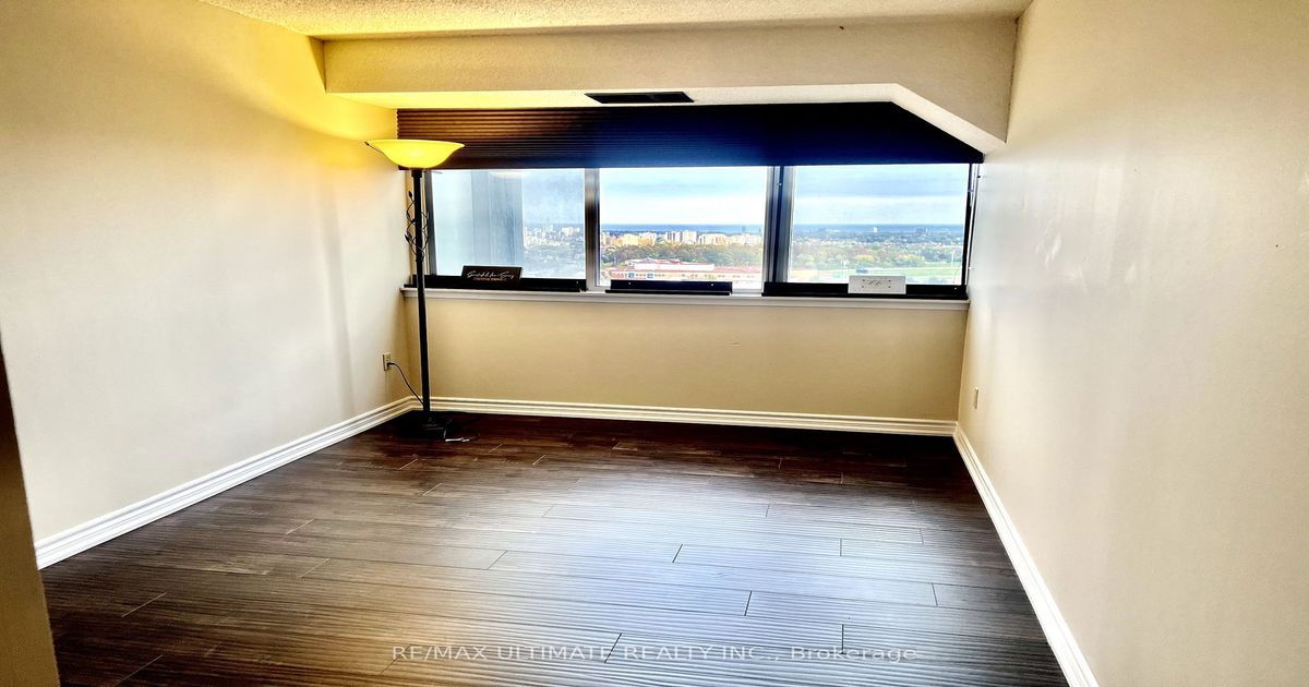350 Webb Dr Mississauga