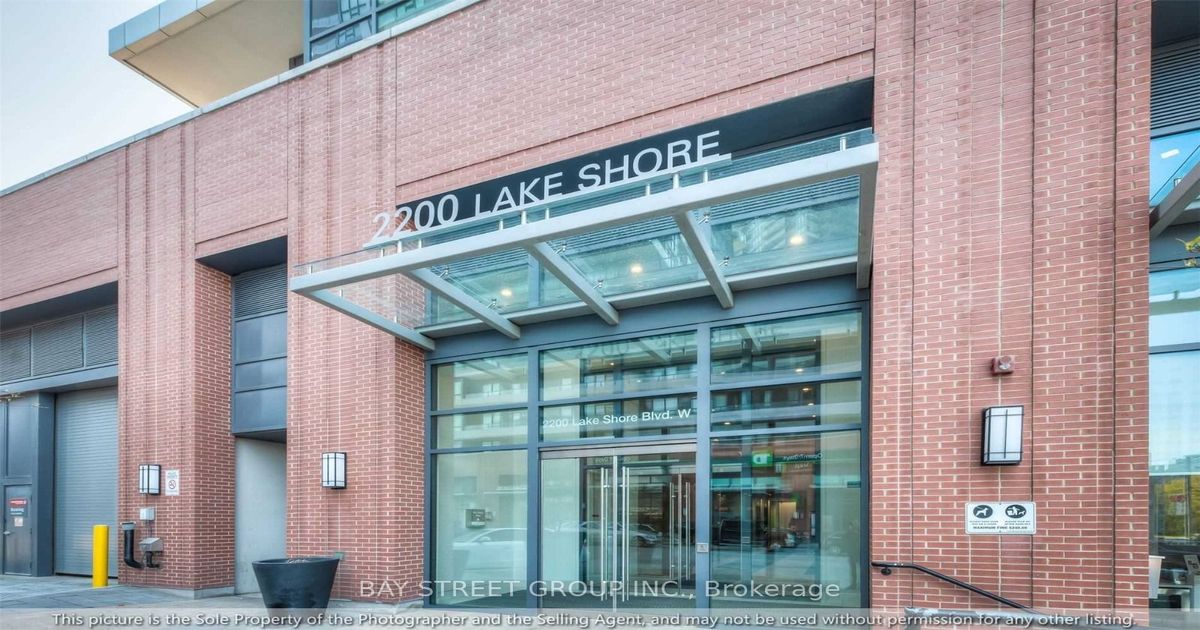 2200 Lakeshore Blvd W Toronto