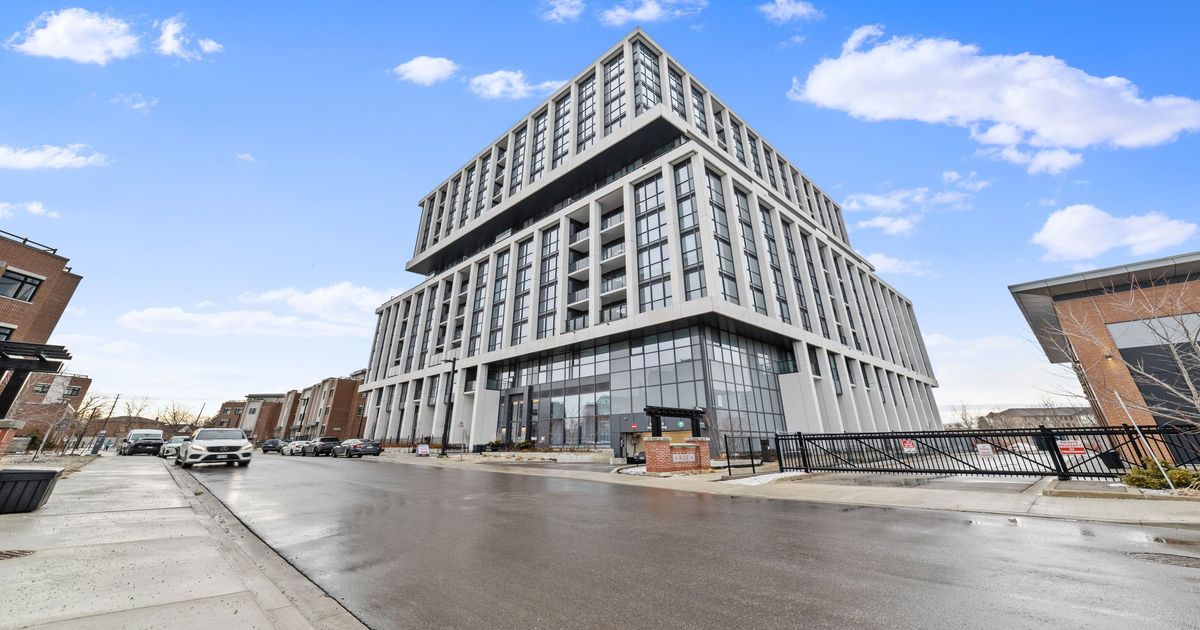 1063 Douglas mccurdy Cmn Mississauga