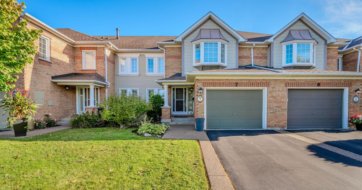 2105 Berwick Drive Burlington
