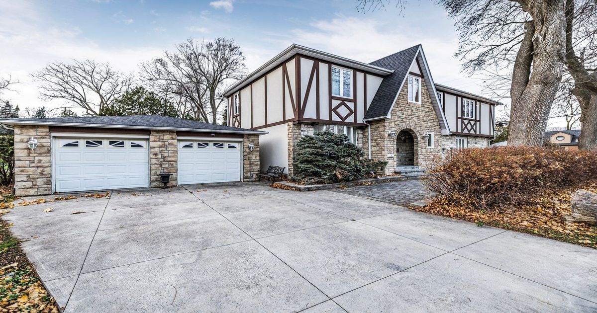 186 Royalavon Crescent Toronto